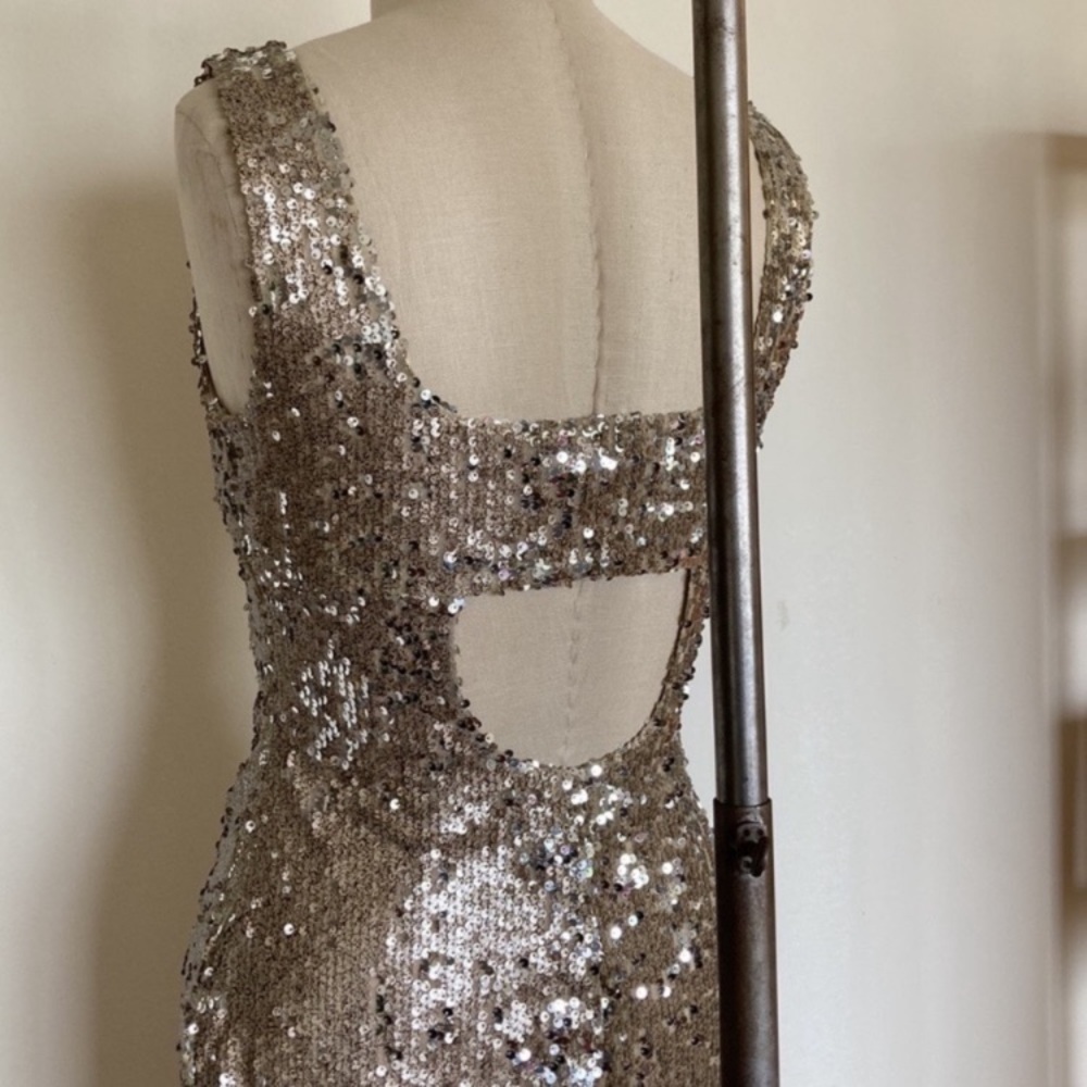 Open back metallic sequined ruched cocktail dress, lined, 4